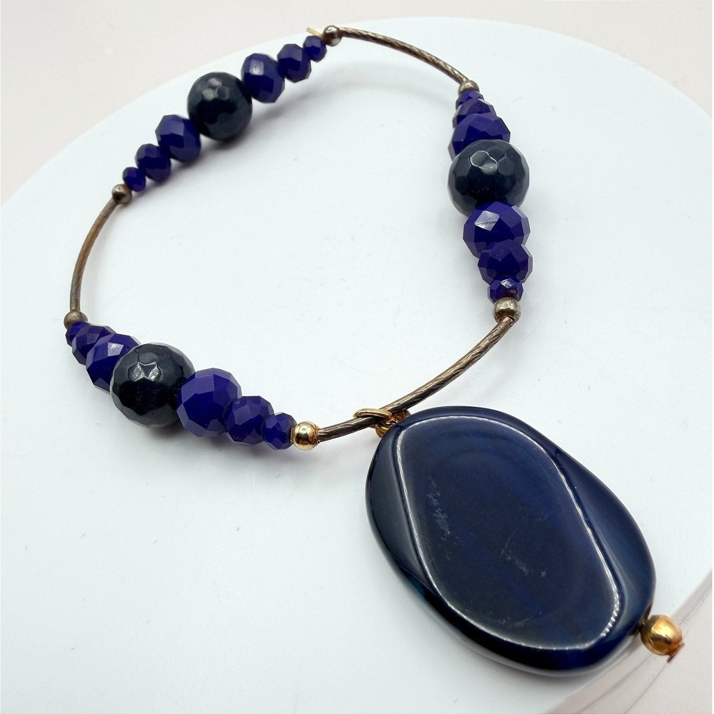 Vintage 90s Cobalt Blue Glass Bead Bangle Bracelet Gold Tone Agate Charm Jewelry